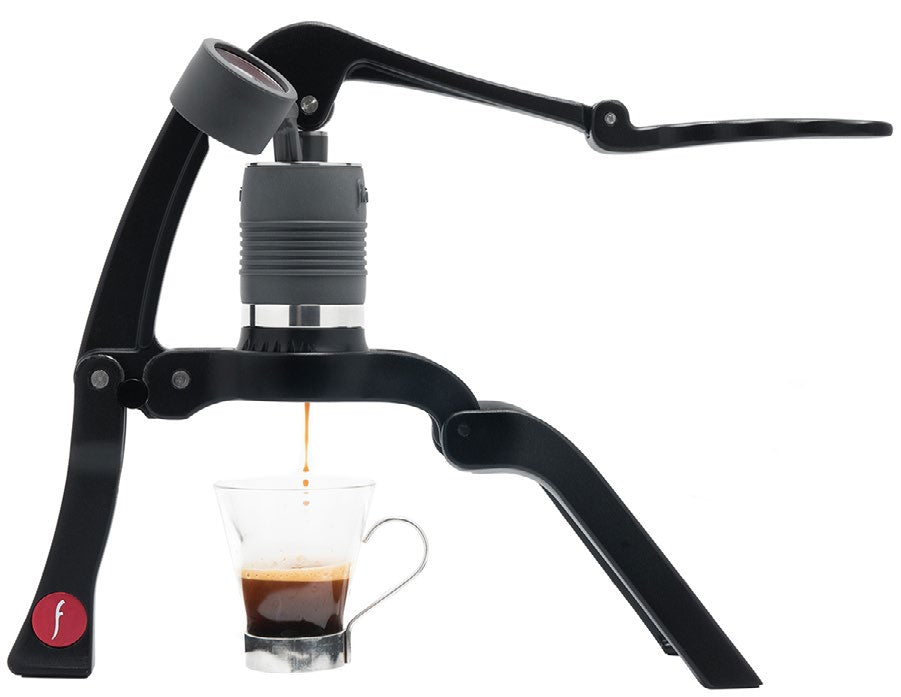 Kruve Imagine kaffeglass på mørk bakgrunn