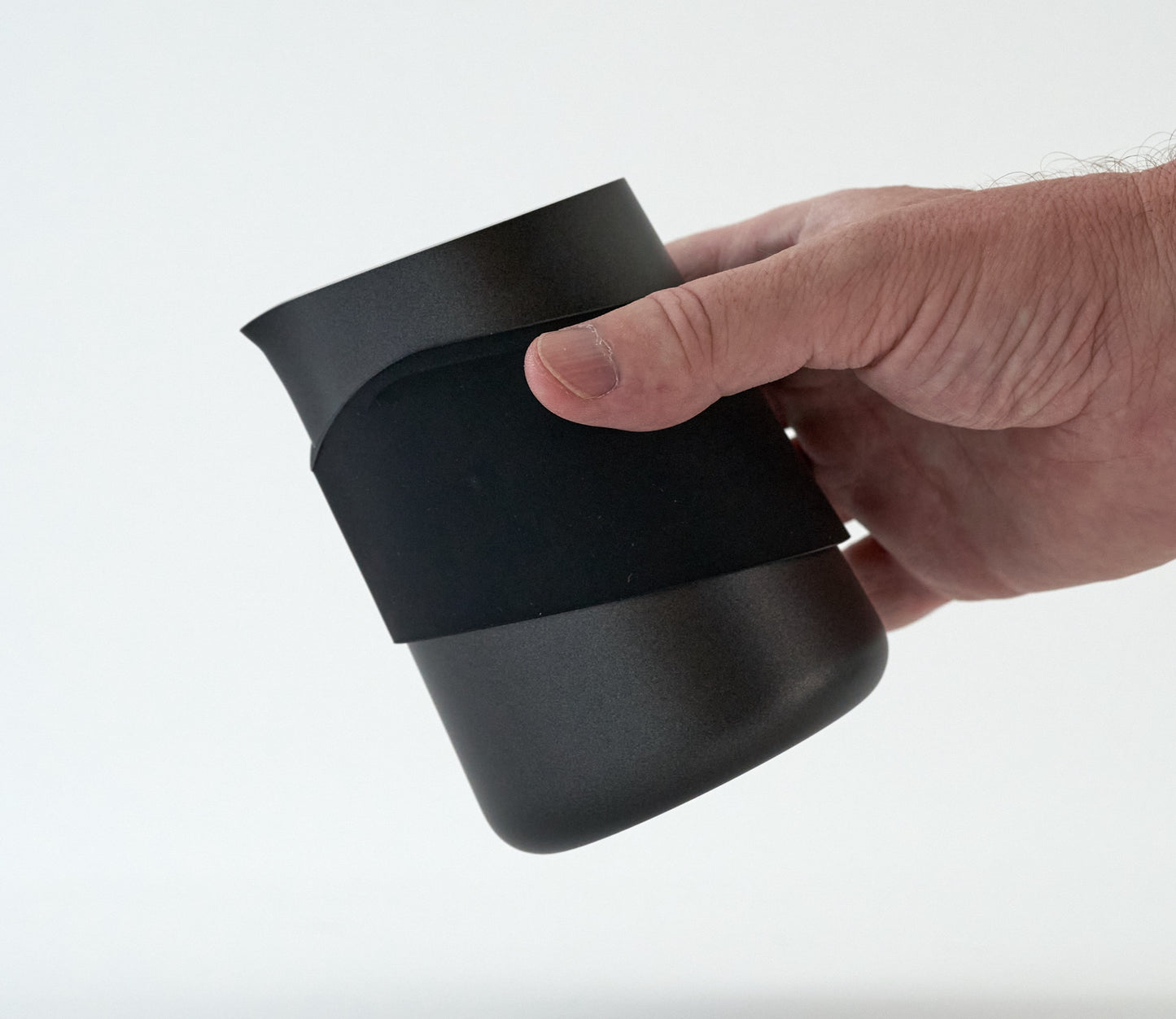 Subminimal FlowTip Jug – Black Handleless